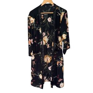 Forever 21 Black Floral Kimono Robe by Iris new small pockets